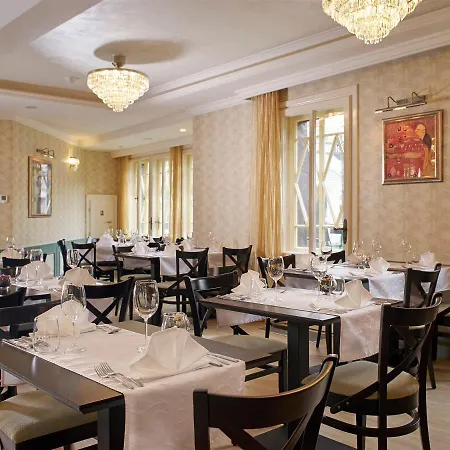 Hotel Ea Mozart 3*