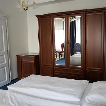 מלון Ea Mozart 3*